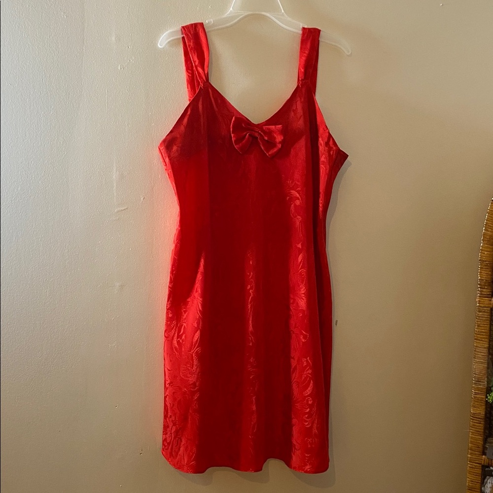 Vintage red satin jacquard slip dress nightie nightgown with a bow detail XL